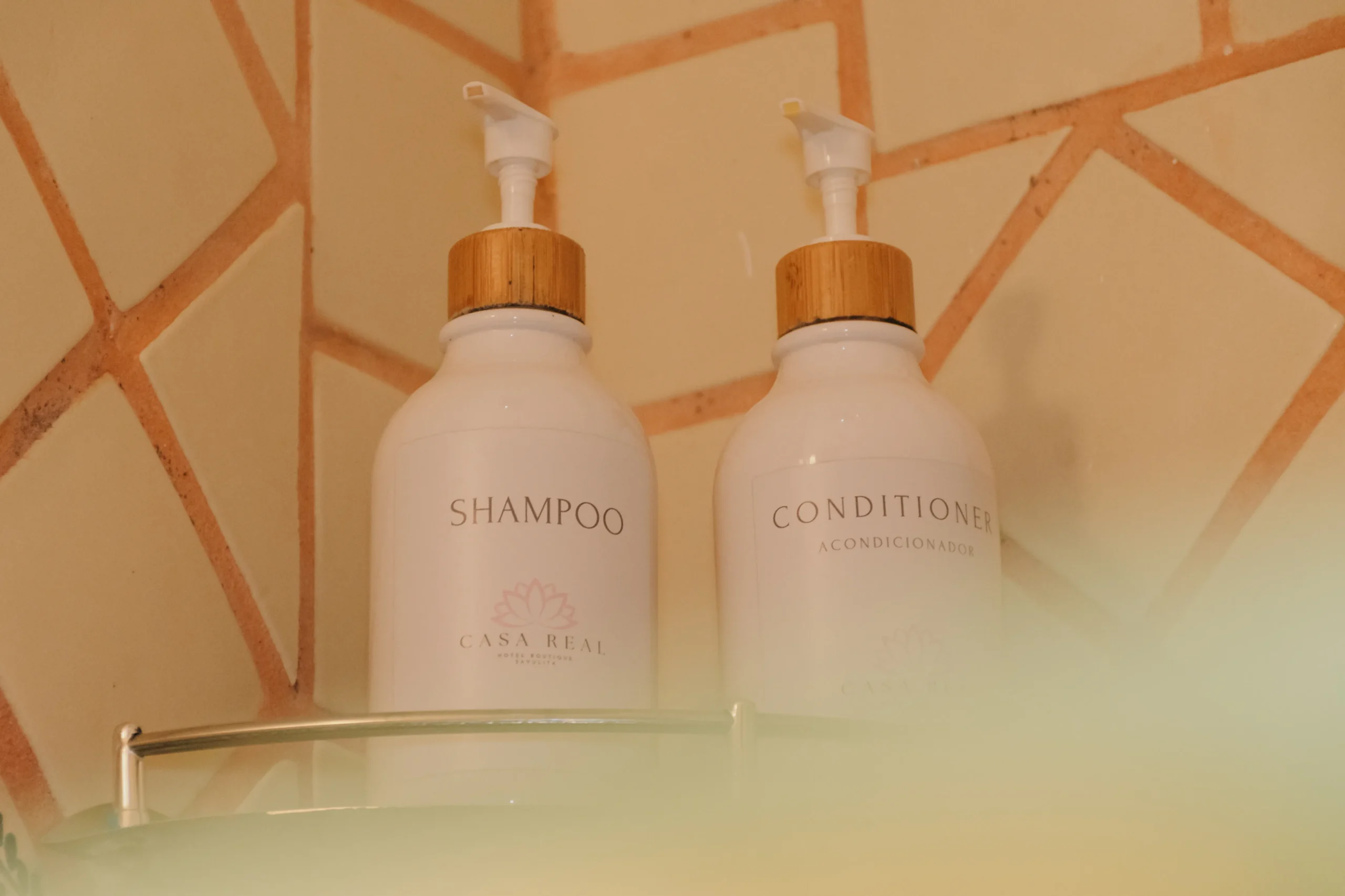 5. King_amenities_bathroom_suite_11zon